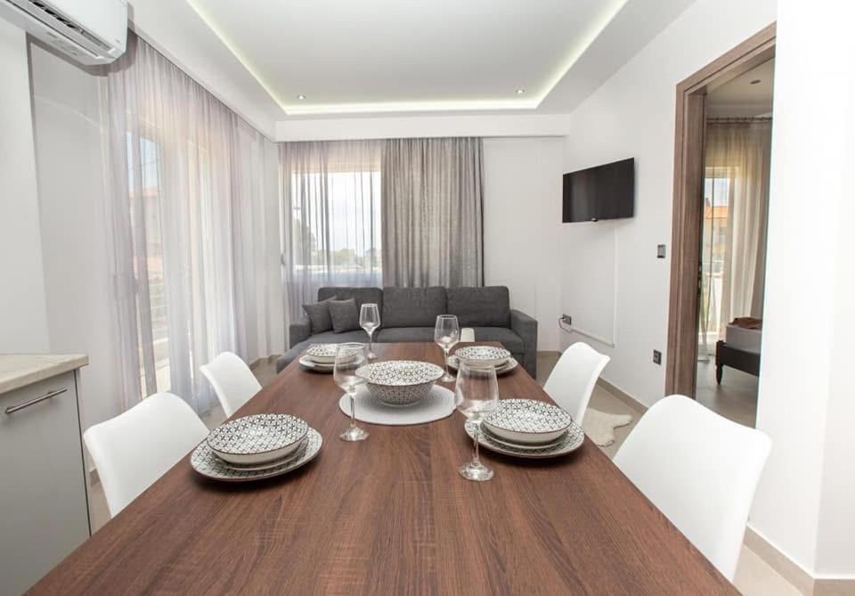 Marane Luxury Suites Nea Moudania Exterior photo